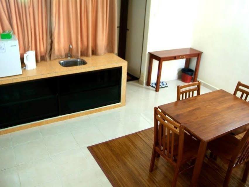 Putra Putri Lodge Kangar Luaran gambar
