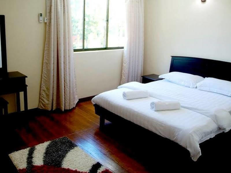 Putra Putri Lodge Kangar Luaran gambar
